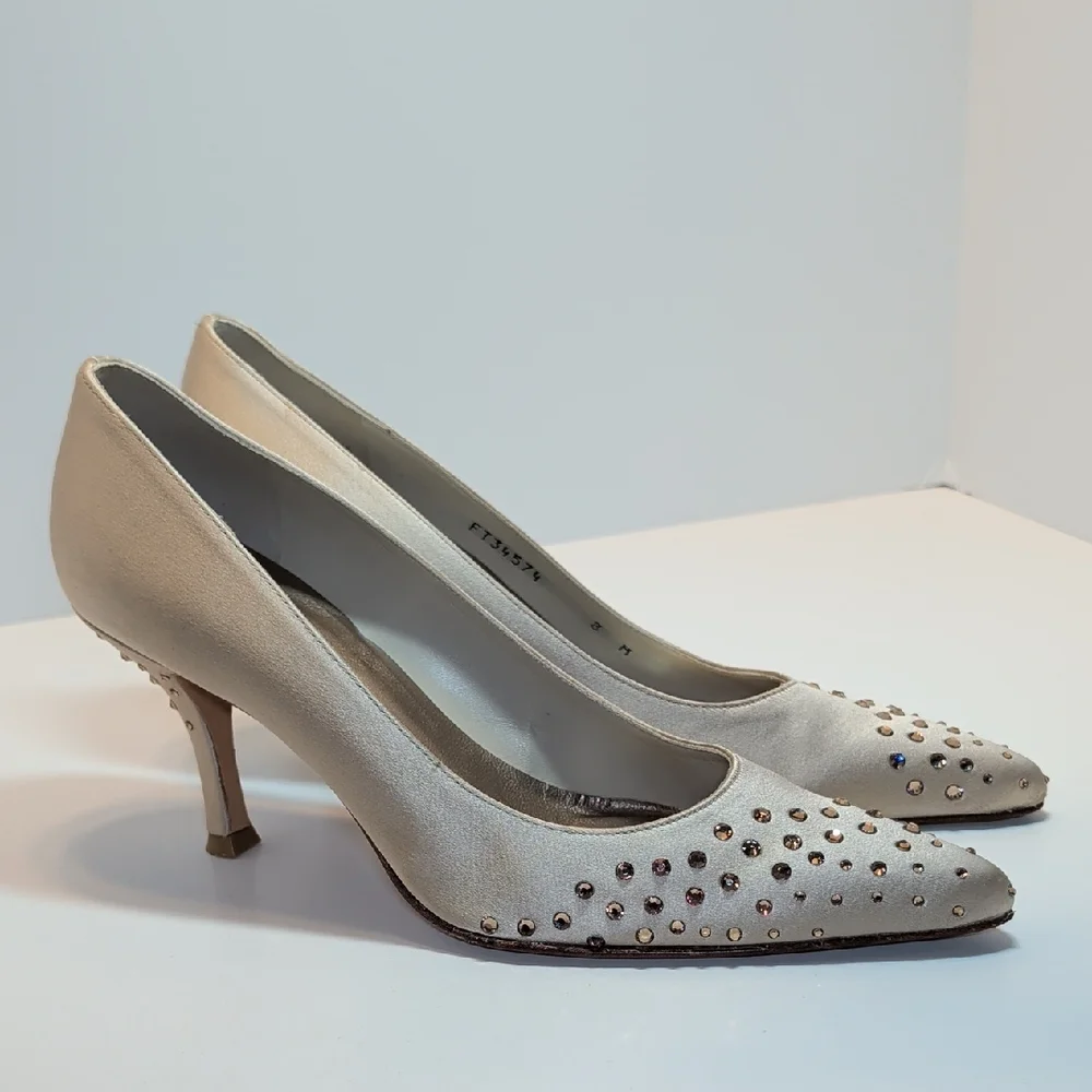 St. John Satin Embellished Studded Formal Evening Heels Size 8